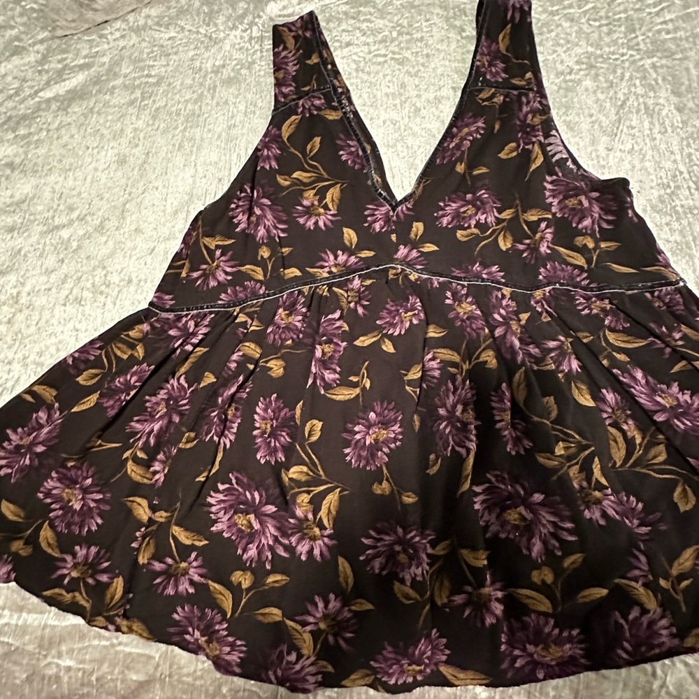 Floral V-Neck Sleeveless Top